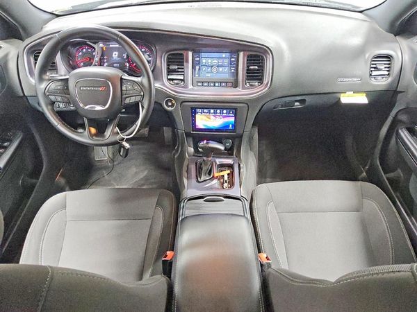 2017 DODGE CHARGER SE