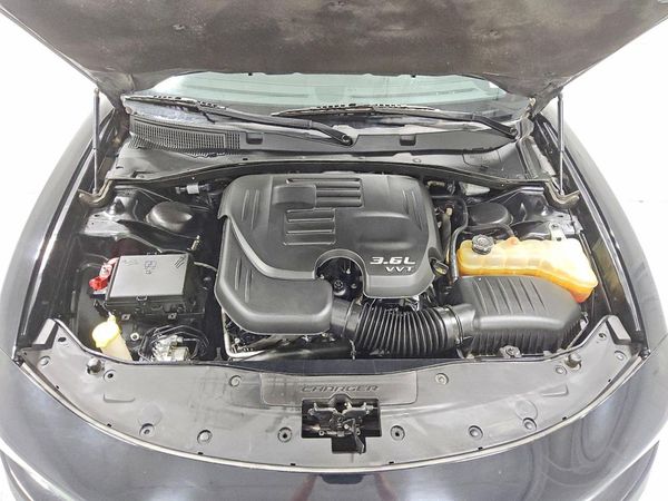 2017 DODGE CHARGER SE