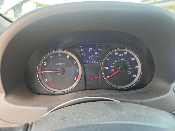 2012 HYUNDAI ACCENT GL (Middle-low grade)