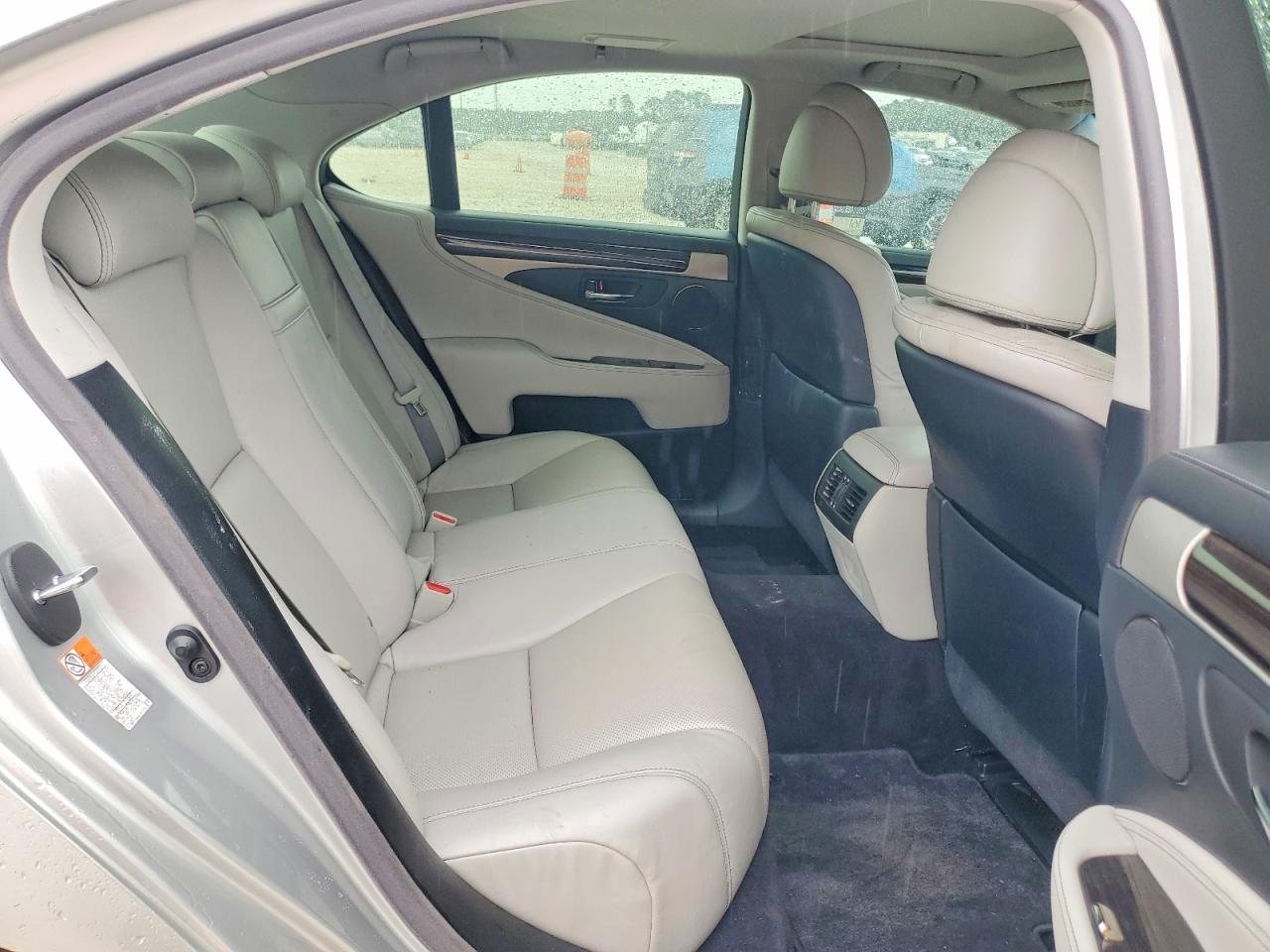 2016 LEXUS LS 460