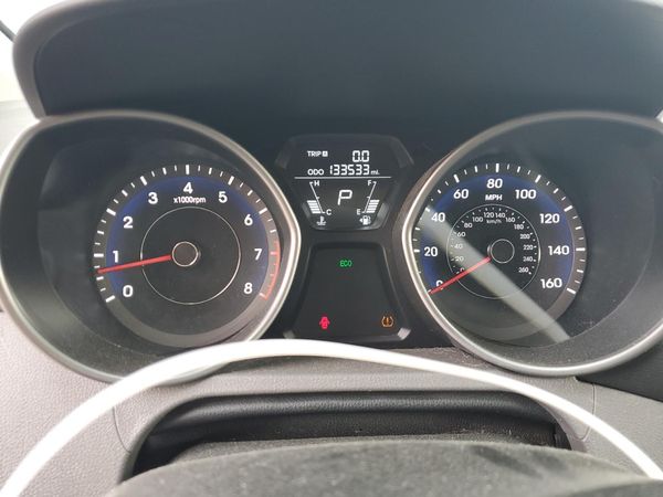 2012 HYUNDAI ELANTRA