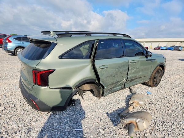 2025 KIA SORENTO