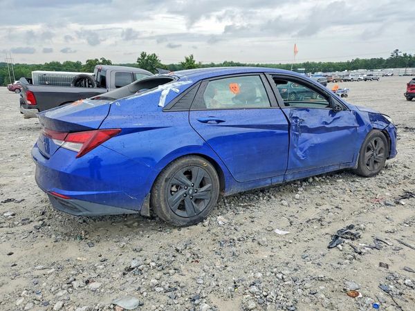 2022 HYUNDAI ELANTRA SEL