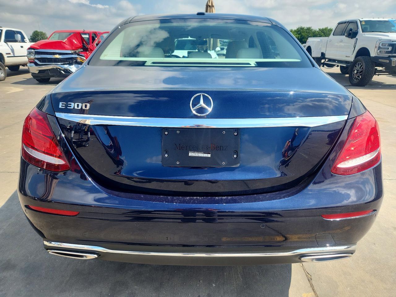 2017 MERCEDES-BENZ E E300