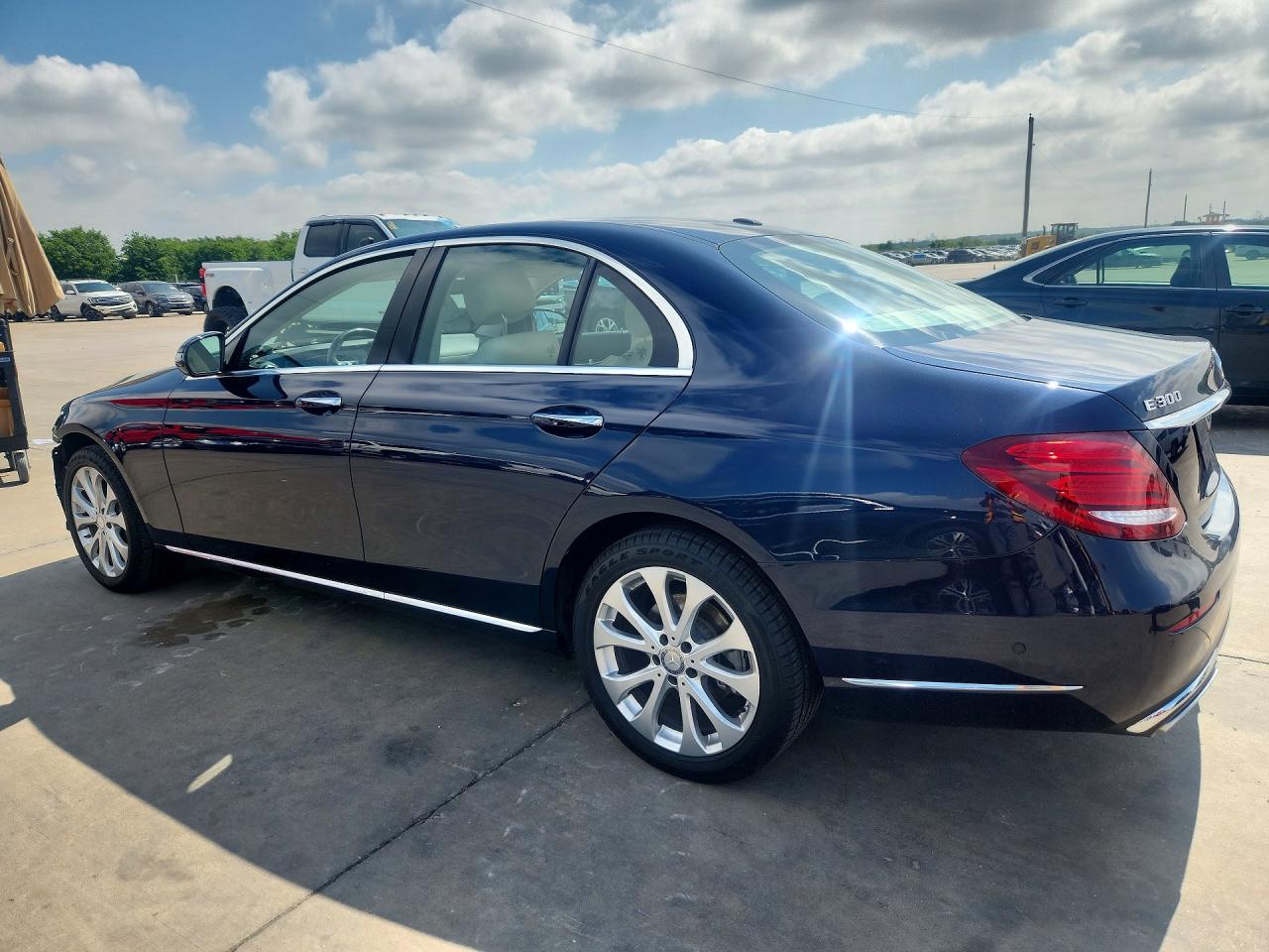 2017 MERCEDES-BENZ E E300
