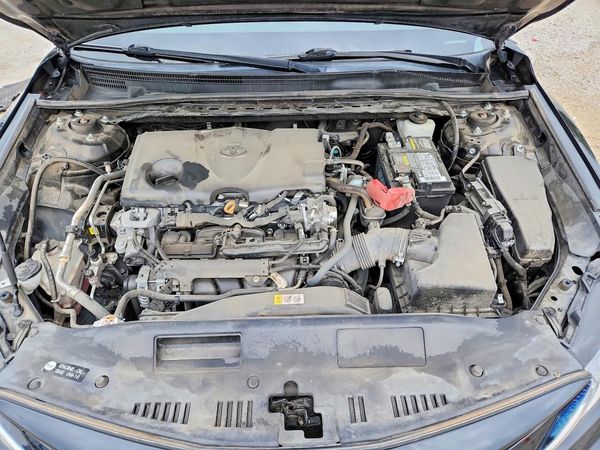 2021 TOYOTA CAMRY LE — Engine bay