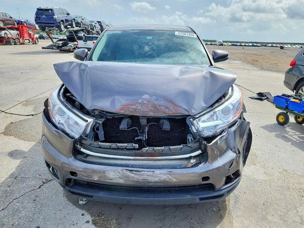 2015 TOYOTA HIGHLANDER