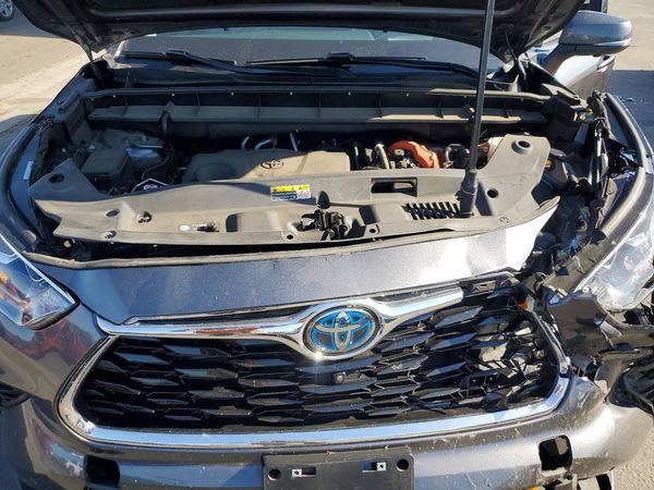 2024 TOYOTA HIGHLANDER HYBRID Platinum