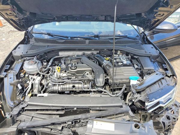2023 VOLKSWAGEN JETTA SE w/ Sunroof