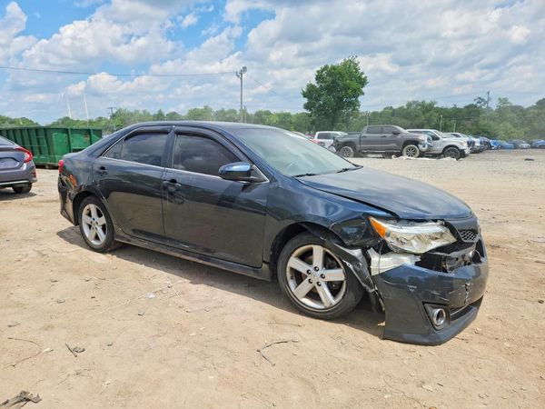 2013 TOYOTA CAMRY