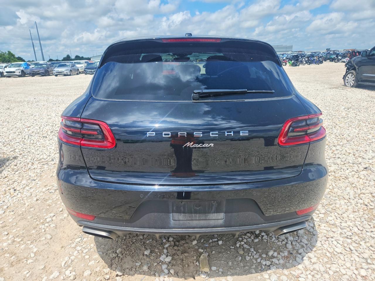 2018 PORSCHE MACAN
