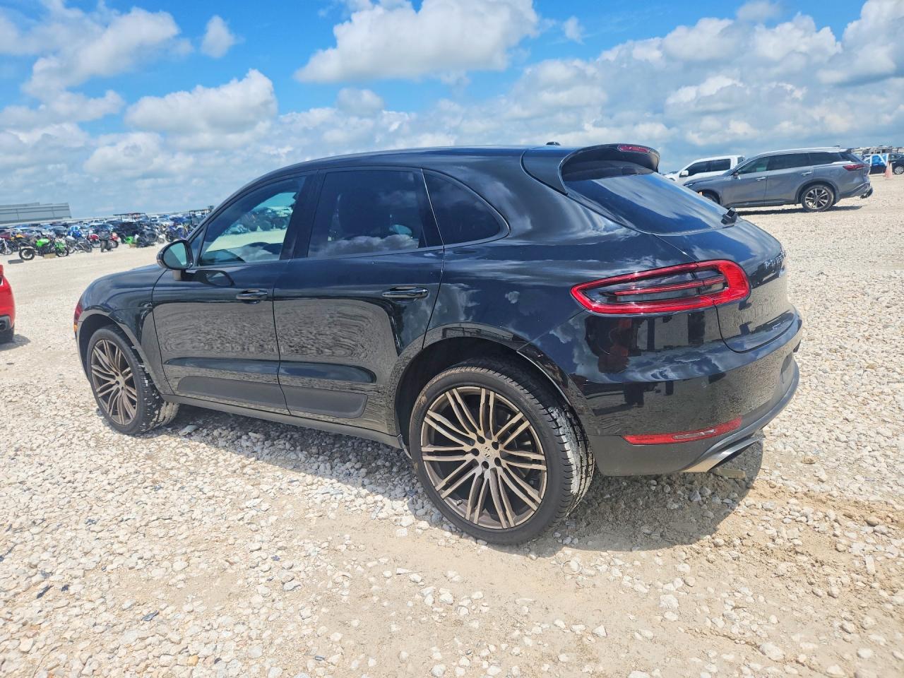2018 PORSCHE MACAN