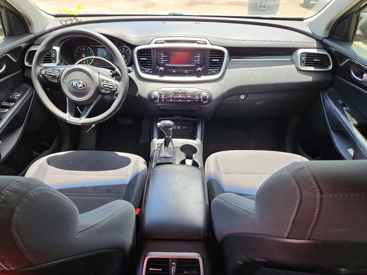 2016 KIA SORENTO L / LX