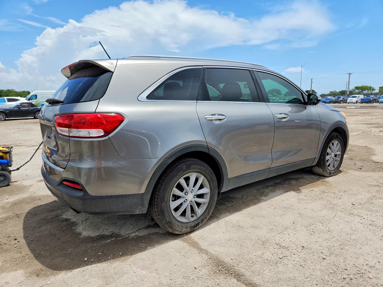2016 KIA SORENTO L / LX
