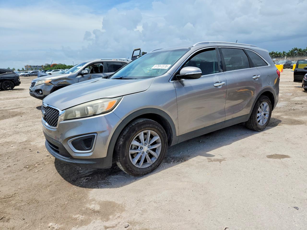2016 KIA SORENTO L / LX