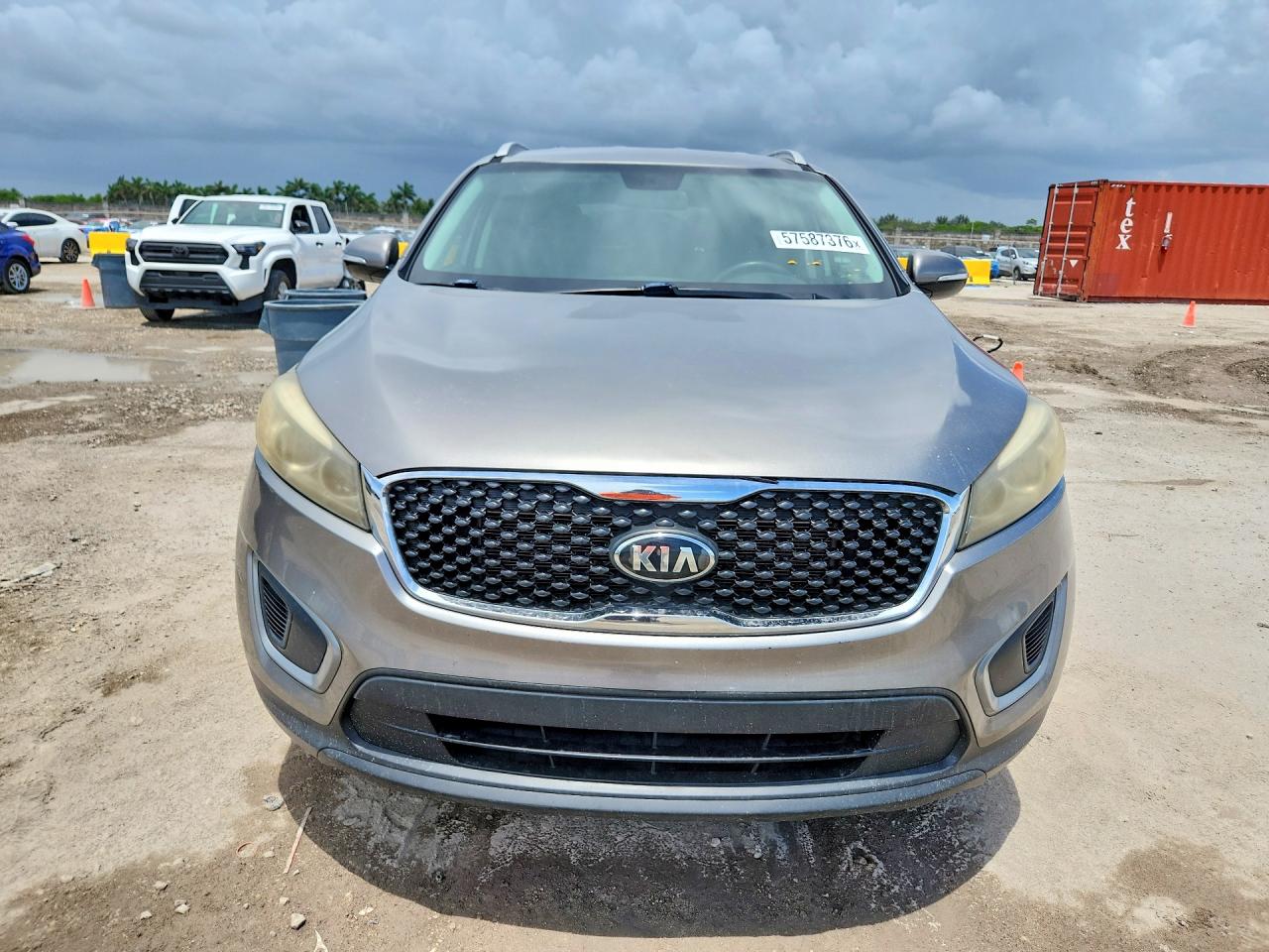 2016 KIA SORENTO L / LX