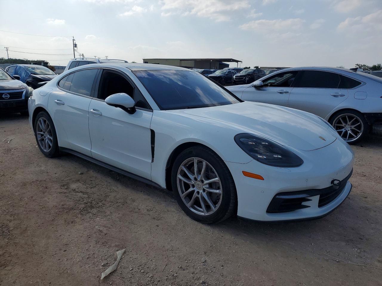 2019 PORSCHE PANAMERA Base / 4