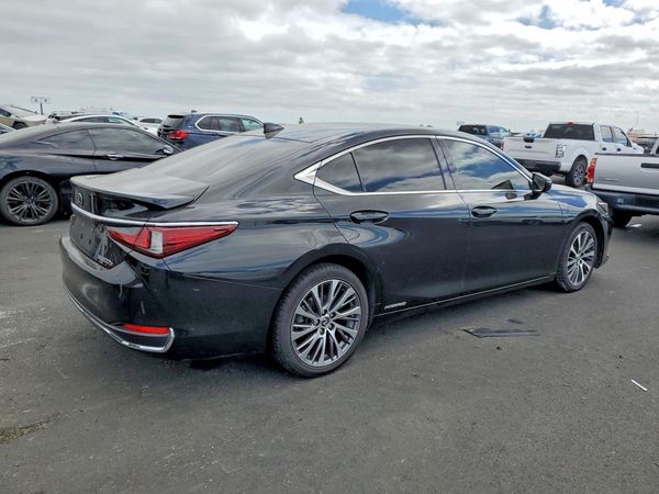 2019 LEXUS ES 300h