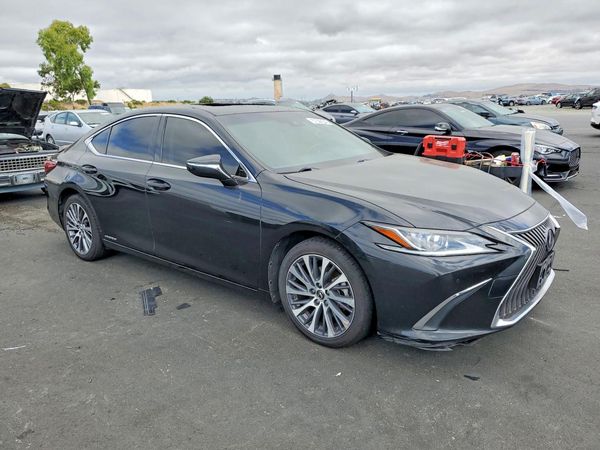 2019 LEXUS ES 300h