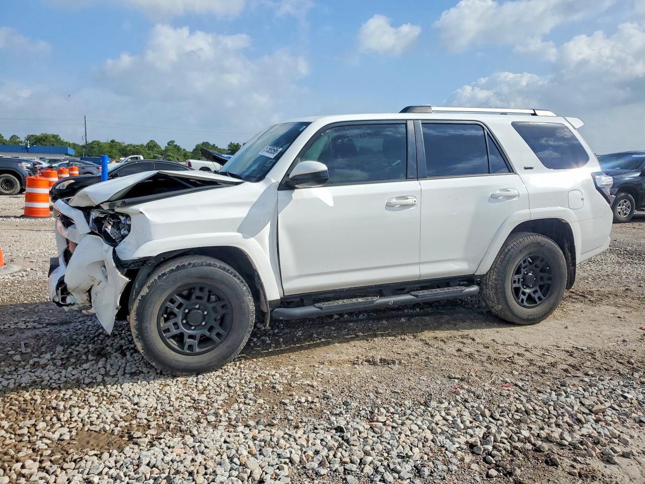 2023 TOYOTA 4RUNNER SR5