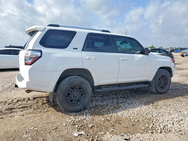 2023 TOYOTA 4RUNNER SR5