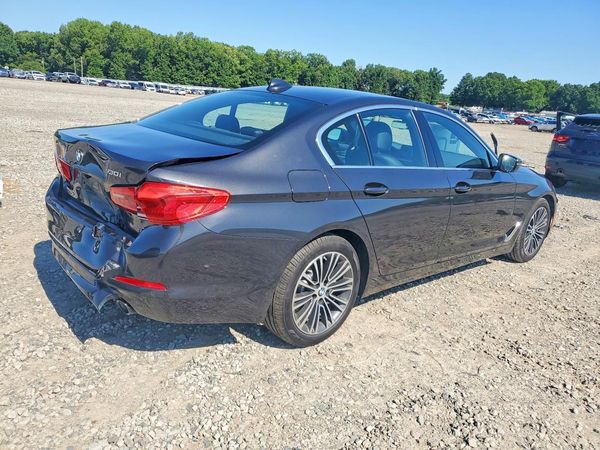 2019 BMW 530