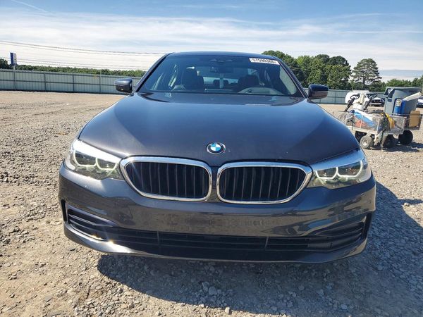 2019 BMW 530