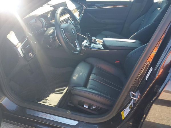 2019 BMW 530
