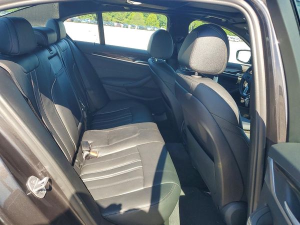 2019 BMW 530