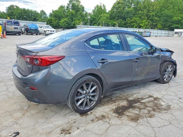 2018 MAZDA 3 Touring