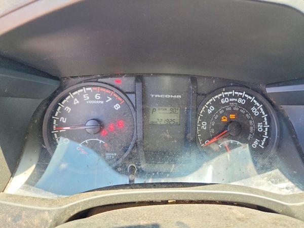 2017 TOYOTA TACOMA SR/SR5
