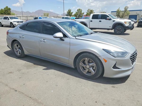 2022 HYUNDAI SONATA SE