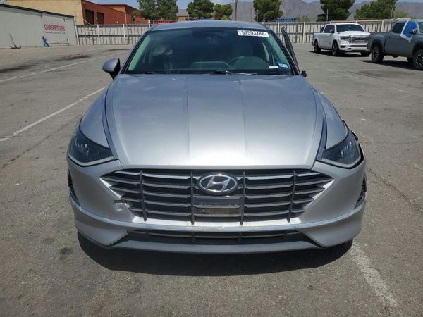 2022 HYUNDAI SONATA SE
