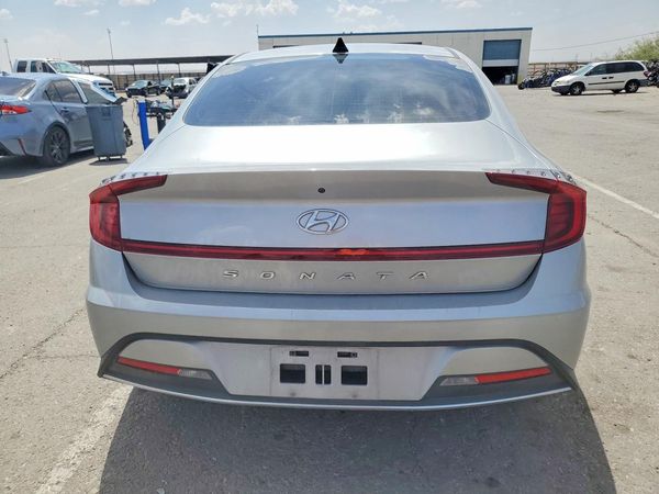 2022 HYUNDAI SONATA SE