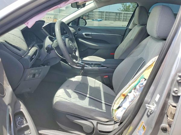 2022 HYUNDAI SONATA SE