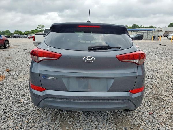 2017 HYUNDAI TUCSON SE (no options)