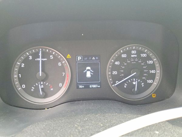 2017 HYUNDAI TUCSON SE (no options)