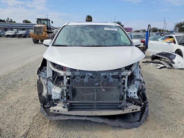 2022 TOYOTA SIENNA LE