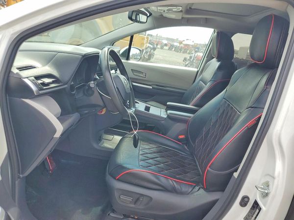 2022 TOYOTA SIENNA LE