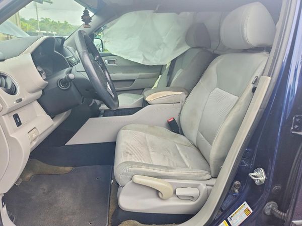 2014 HONDA PILOT LX — DENT