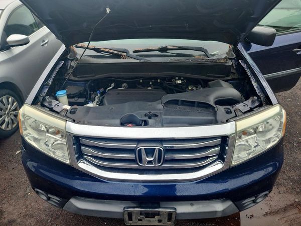 2014 HONDA PILOT LX — Engine bay