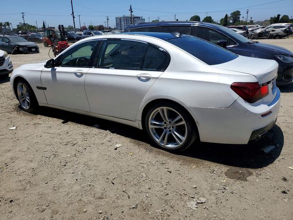 2014 BMW 750