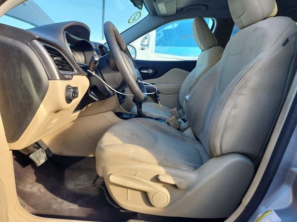 2019 JEEP CHEROKEE LATITUDE FWD