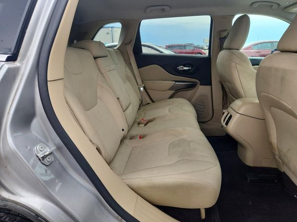 2019 JEEP CHEROKEE LATITUDE FWD