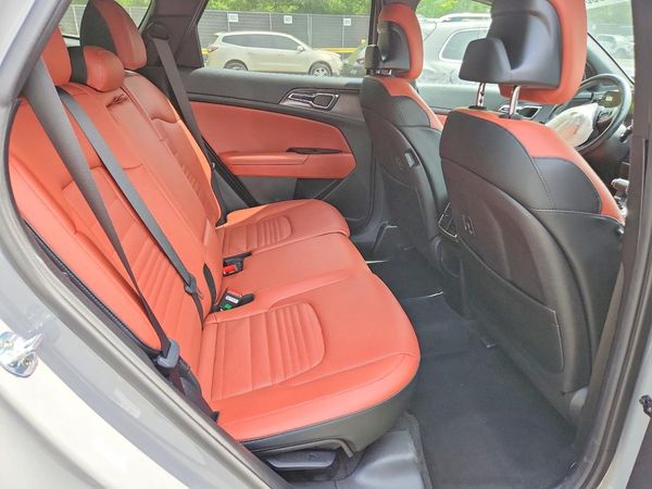 2023 KIA SPORTAGE SX-PRESTIGE or SX-P