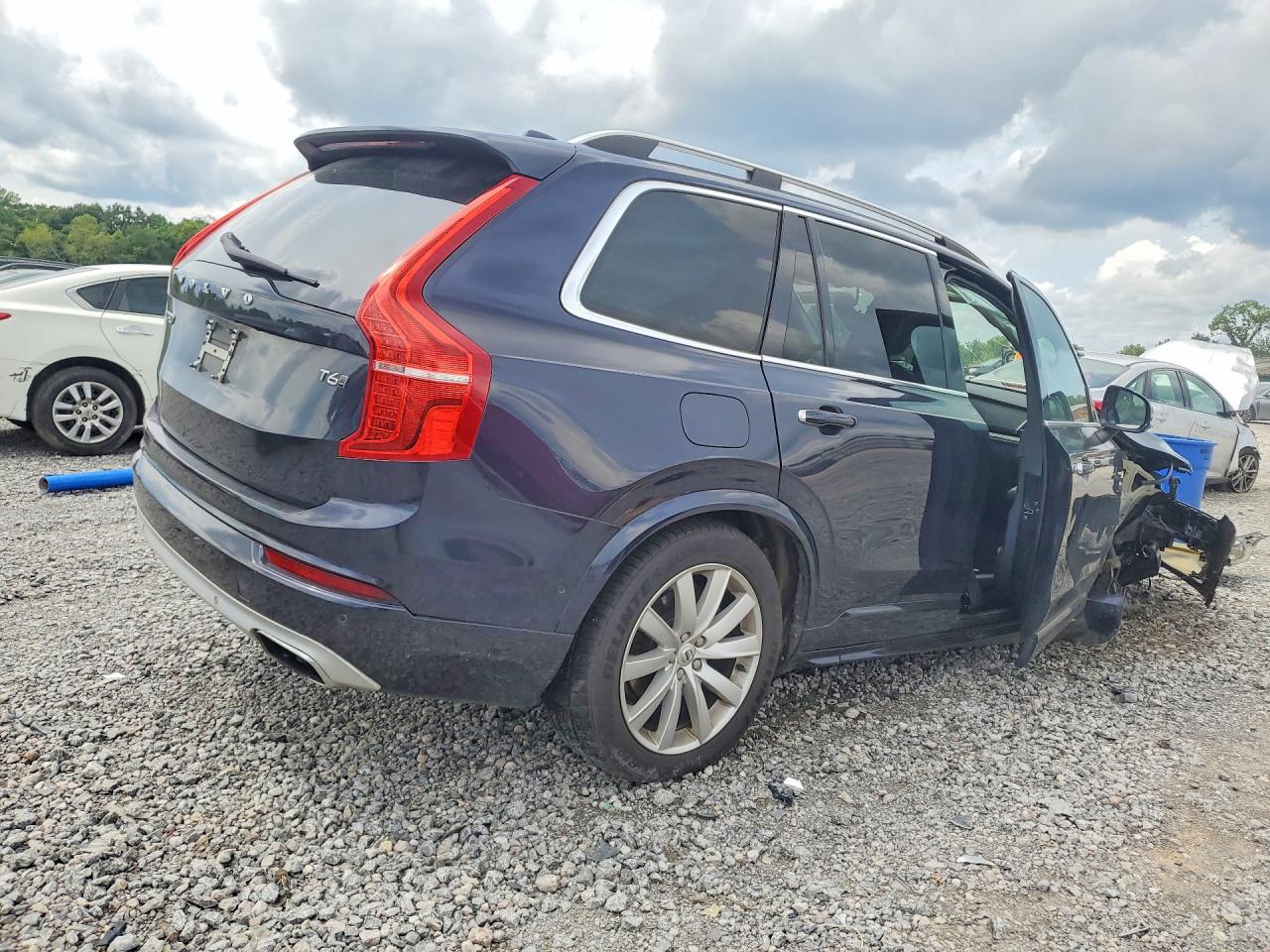 2016 VOLVO XC90 SV42 Momentum