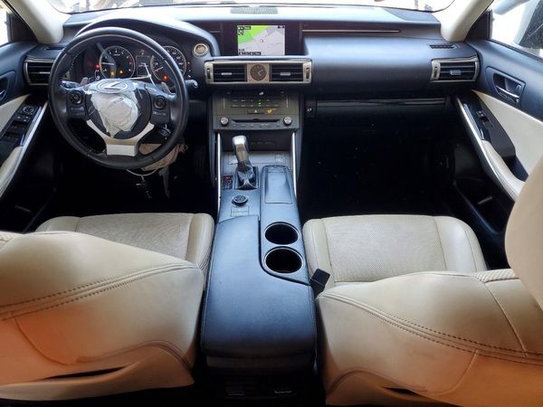 2016 LEXUS IS 200t