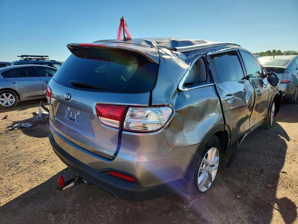 2016 KIA SORENTO L / LX