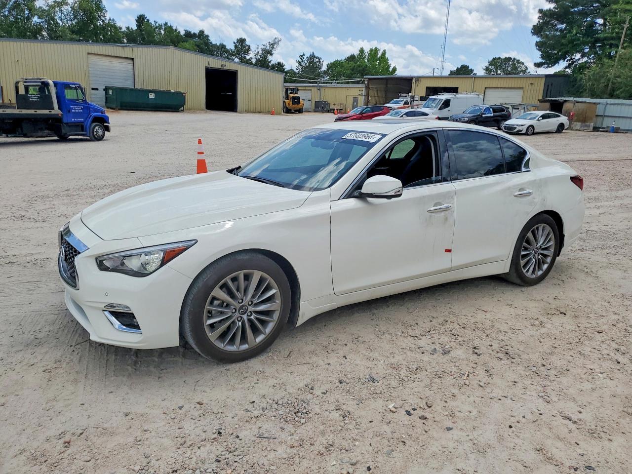 2022 INFINITI Q50 LUXE