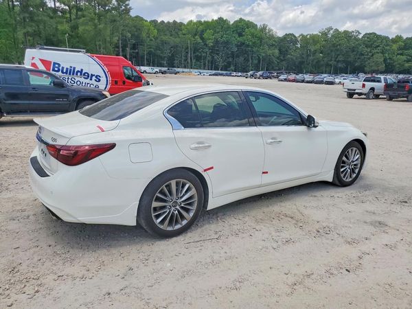 2022 INFINITI Q50 LUXE